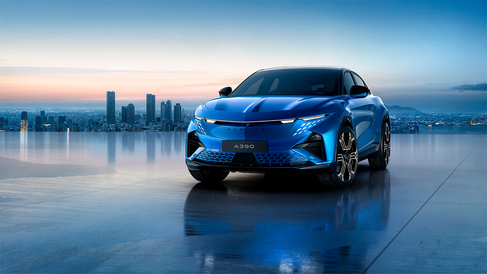Alpine A390 hos Solberg Bil — sports-fastback med 4WD og opptil 470 hk